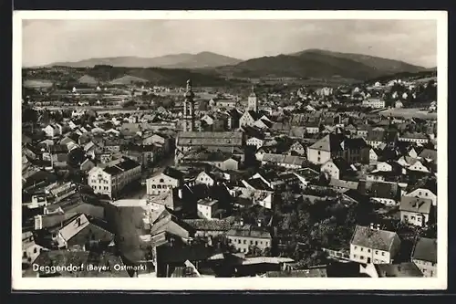 AK Deggendorf a. d. Donau, Teilansicht mit Kirche und Strassenpartie