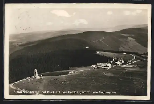 AK Feldberg / Schwarzwald, Bismarckdenkmal mit Blick auf den Feldbergerhof vom Flugzeug aus gesehen