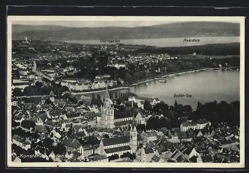 AK Konstanz a. B., Ortsansicht mit Bodensee, Meersburg und Überlinger See vom Flugzeug aus gesehen