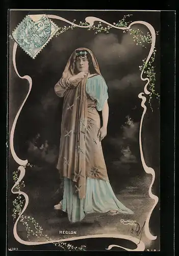 Foto-AK Atelier Reutlinger, Paris: Schauspielerin Héglon im Gewand mit Kopftuch