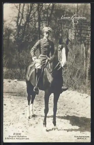 AK Kronprinz Wilhelm von Preussen in Uniform, auf einem Pferd sitzend