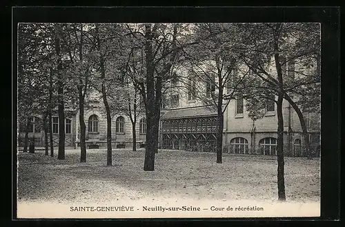 AK Neuilly-sur-Seine, Cour de récréation