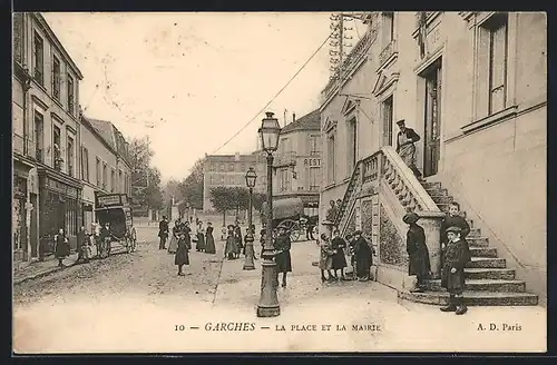 AK Garches, La Place et la Mairie