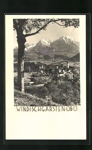 AK Windischgarsten, Panoramablick auf den Ort und ins Land