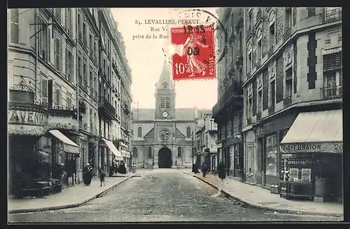AK Levallois-Perret, l'Eglise, la rue Voltaire