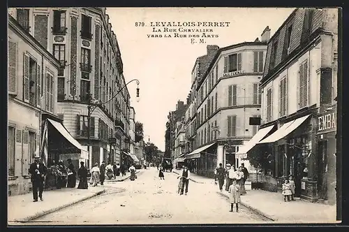 AK Levallois-Perret, La Rue Chevalier vers la Rue des Arts