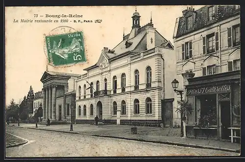 AK Bourg-la-Reine, La Mairie restaurèe en 1900