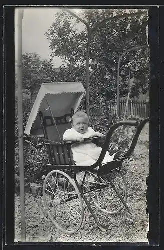 Foto-AK Kleinkind im Kinderwagen