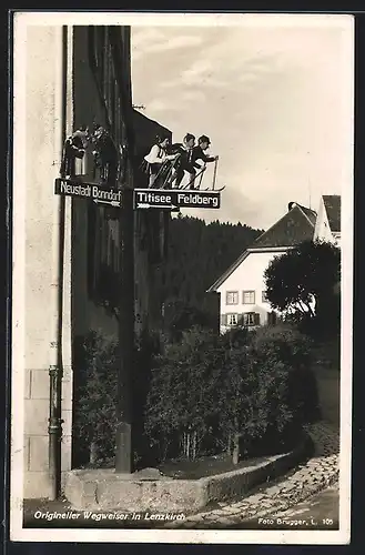 AK Lenzkirch, Wegweiser nach Neustadt Bonndorf und Titisee Feldberg