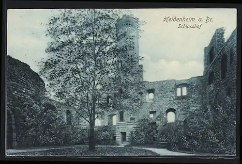 AK Heidenheim a. B., Schlosshof