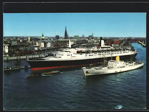 AK Hamburg, Überseebrücke mit Passagierschiff Queen Elizabeth 2