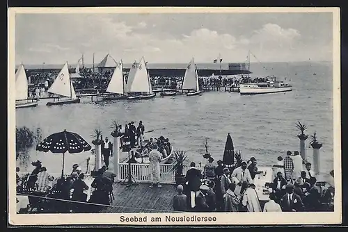 AK Neusiedl am See, Seebad mit Besuchern und Segelbooten