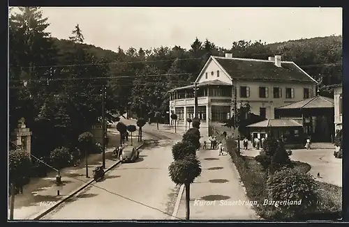 AK Bad Sauerbrunn, Strassenpartie, Blick zum Restaurant-Café