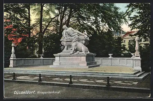 AK Düsseldorf, Vor dem Kriegerdenkmal