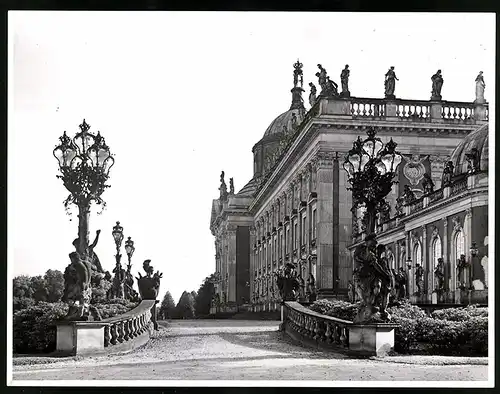 Fotografie B.A.G., Berlin, Ansicht Potsdam, das Neue Palais im westlichen Teil des Parkes von Sanssouci, 1940