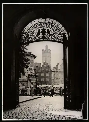 Fotografie Thiel, Rhansdorf, Ansicht Darmstadt, Blick durch das Schlossportal nach dem Markt, Hotel Schillereck