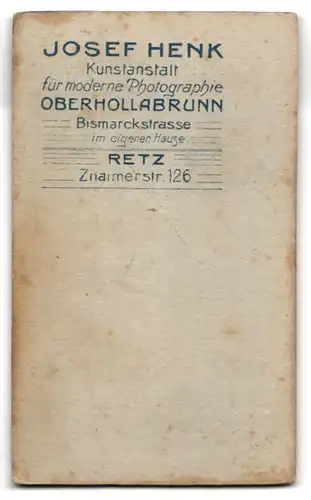 Fotografie Josef Henk, Oberhollabrunn, Bismarckstrasse, Halbnacktes Kleinkind im Hemdchen