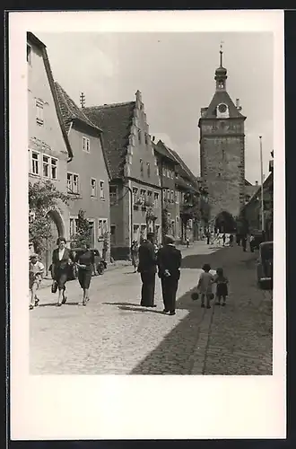 AK Prichsenstadt, Strassenpartie mit Tordurchfahrt