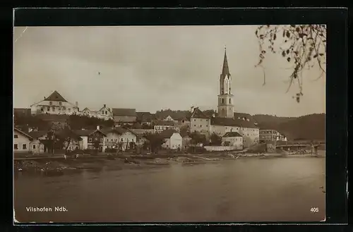 AK Vilshofen /Ndb., Uferpartie mit Kirche