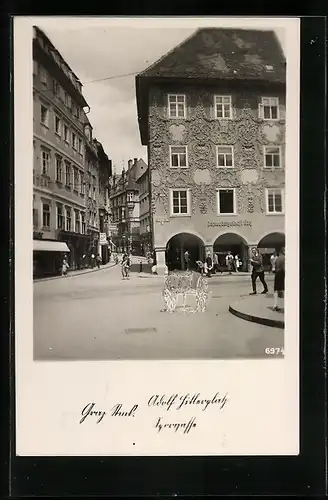AK Graz, platz, Strassenpartie mit Passanten