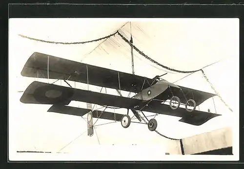 AK Ausstellung eines erbeuteten britischen Flugzeuges