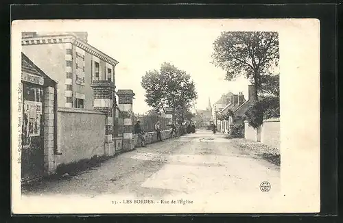 AK Les Bordes, Rue de l`Église, Strassenpartie