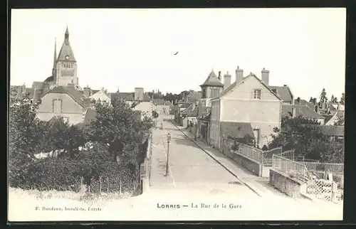 AK Lorris, La Rue de la Gare, Strassenpartie