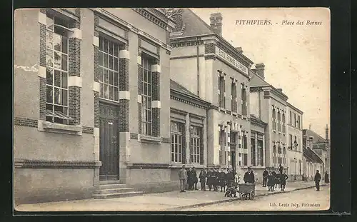 AK Pithiviers, Place des Bornes