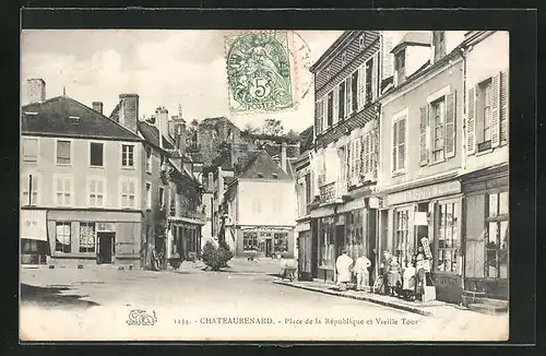 AK Chateaurenard, Place de la République et Vieille Tour