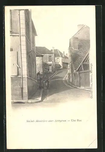 AK Saint-Maurice-sur-Aveyron, Une Rue, Strasseneck