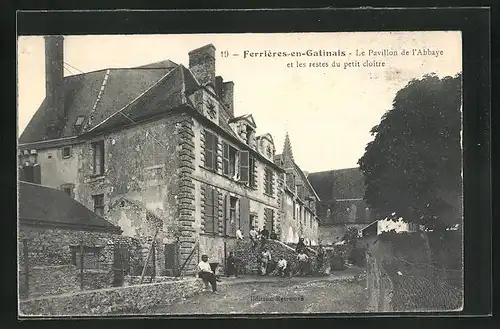 AK Ferriéres-en-Gatinais, le Pavillon de l'Abbaye et les restes du petit cloitre