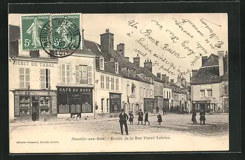 AK Neuville-aux-Bois, Entrée de la Rue Pierre Lebrun