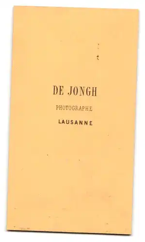 Fotografie De Jongh, Lausanne, Portrait Dame mit geflochtenem Haar