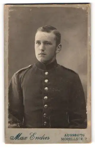 Fotografie Max Endres, Augsburg, Portrait junger Soldat in Uniform