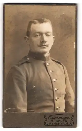 Fotografie Ostermayr, München, Portrait Soldat in Uniform mit Schnurrbart