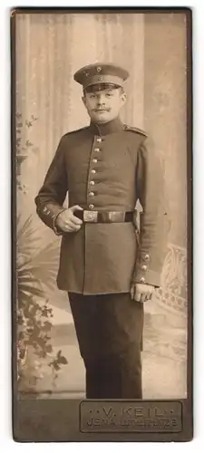 Fotografie V. Keil, Jena, Portrait Soldat in Uniform mit Schirmmütze