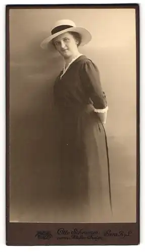Fotografie Otto Schramm, Gera R. i. L., Portrait junger Dame mit Hut