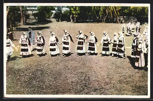 AK Skopje, Frauen in Tracht beim Kreistanz