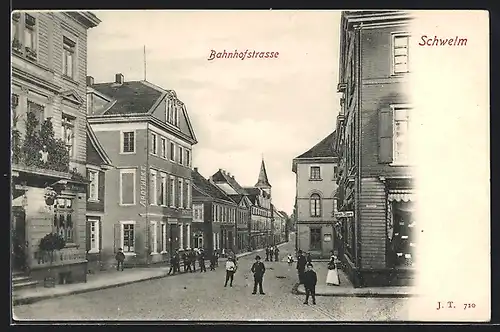 AK Schwelm, Bahnhofstrasse mit spielenden Kindern