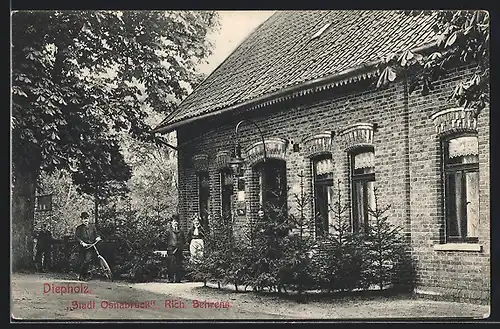 AK Diepholz, Gasthof Stadt Osnabrück R. Behrens, mit Wirtsleuten und Radfahrer