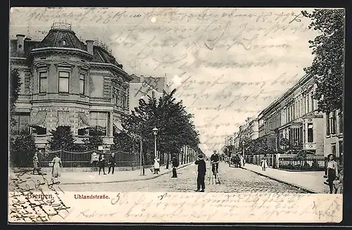 AK Bremen, Uhlandstrasse mit Passanten und Radfahrer