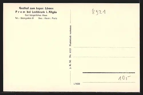 Künstler-AK Prem bei Lechbruck /Allg., Gasthof zum bayer. Löwen K. Petz m. Strasse, Brunnen, Nebengebäuden, Bergpanorama