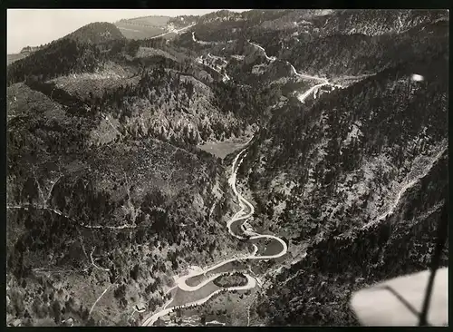 Fotografie Hamburger Luftbild GmbH, Hamburg, Ansicht Kochel am See, Blick auf die Kesselbergstrasse, 1933