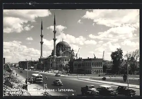 AK Istanbul, Nüsretiye Mosque