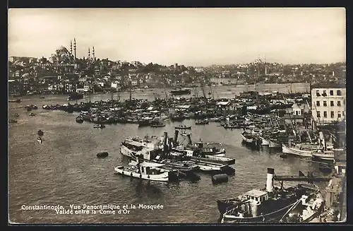 AK Istanbul, Valide camii, Mosquée Valide et la Corne d`Or, Boote liegen im Hafen