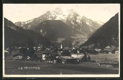 AK Mayrhofen, Ortsansicht mit Bergen