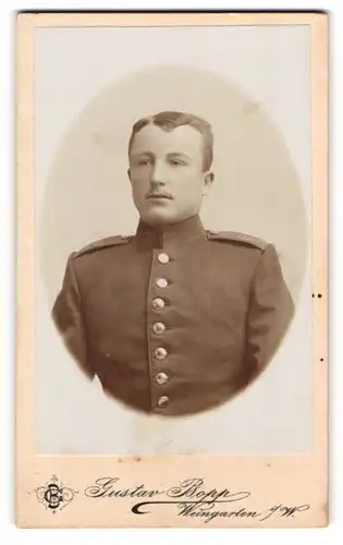 Fotografie Gustav Bopp, Weingarten i / W., Portrait Soldat in Uniform