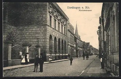 AK Uerdingen a. Rh., Einblick in die Niederstrasse