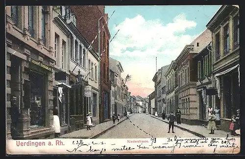 AK Uerdingen a. Rh., Passanten in der Niederstrasse