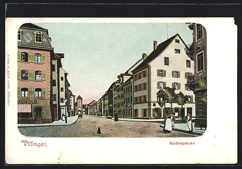AK Villingen, Ladengeschäfte und Passanten in der Riethstrasse